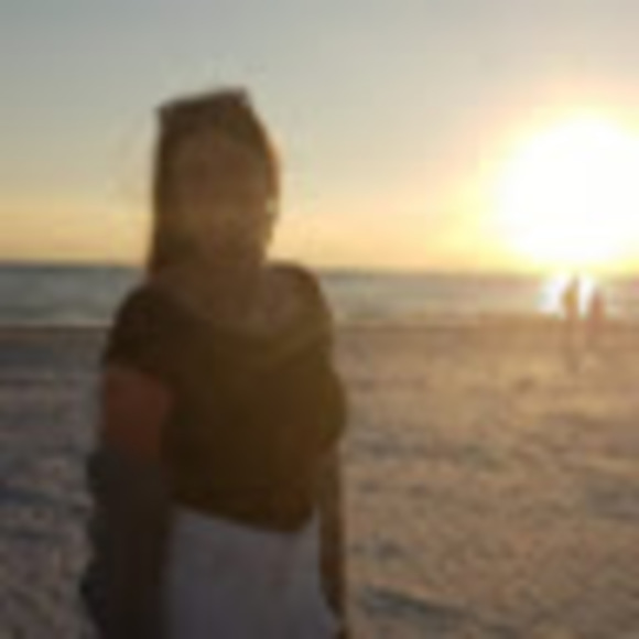 Meet your Posher, Kayla - Picture 1 of 1